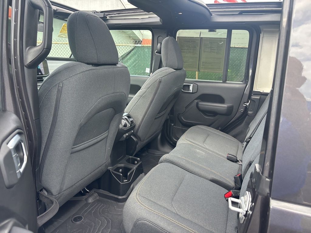 2025 Jeep Wrangler Sport S photo 31