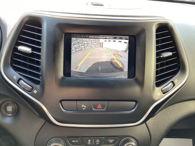 2020 Jeep Cherokee Altitude Sport photo 31