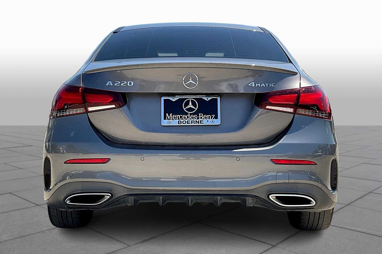 2022 Mercedes Benz A 220 4MATIC photo 4