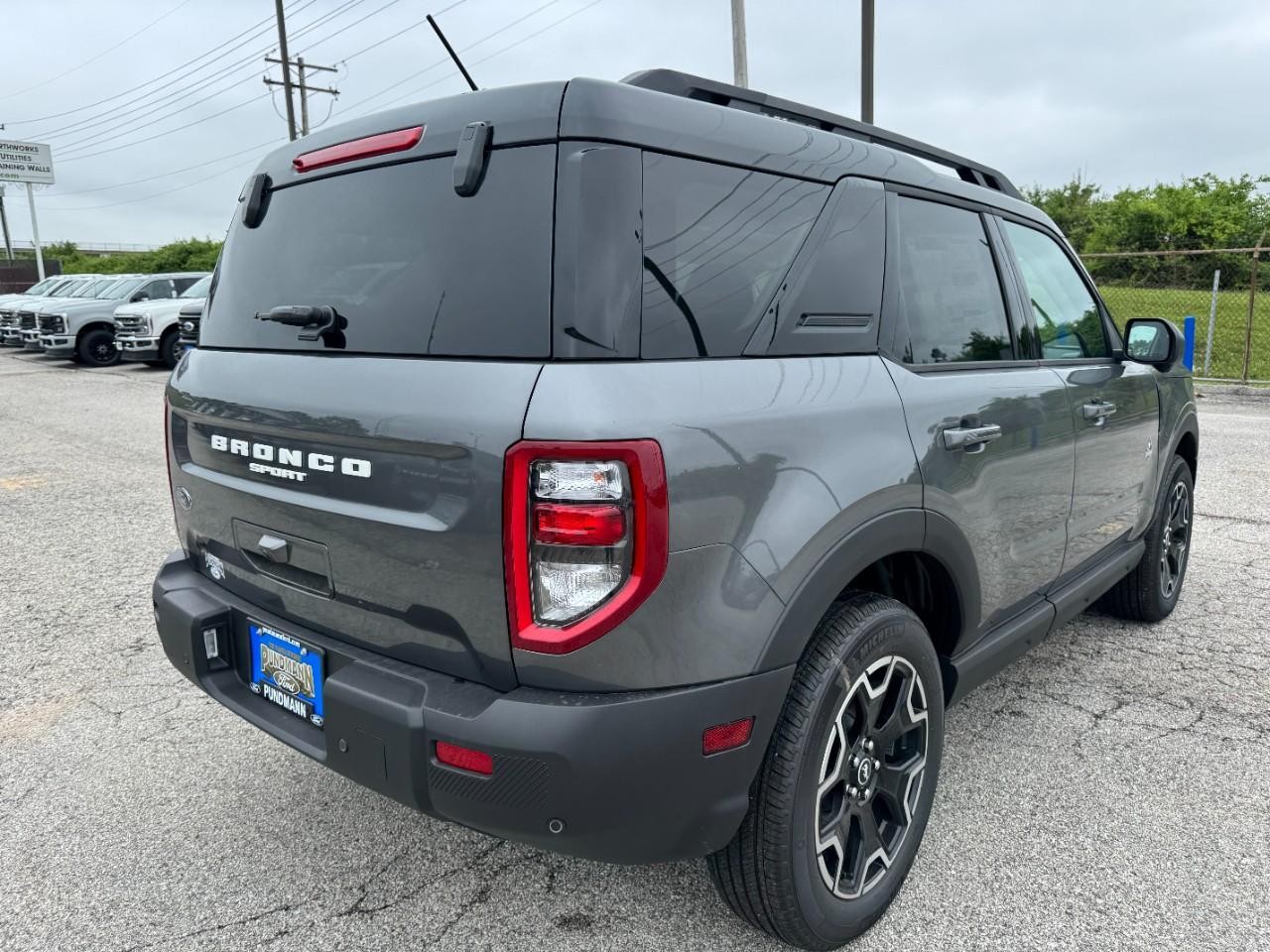 2025 Ford Bronco Sport Outer Banks photo 3