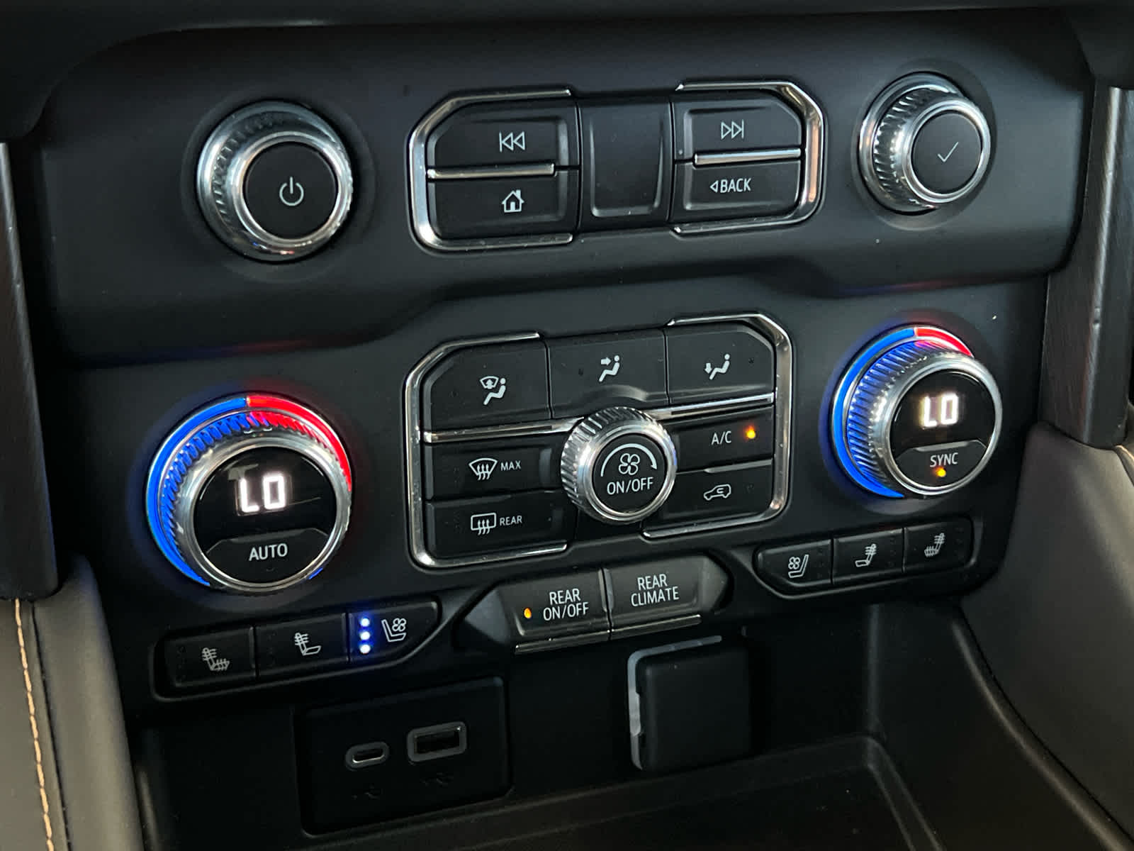 2023 Gmc Yukon AT4 photo 23