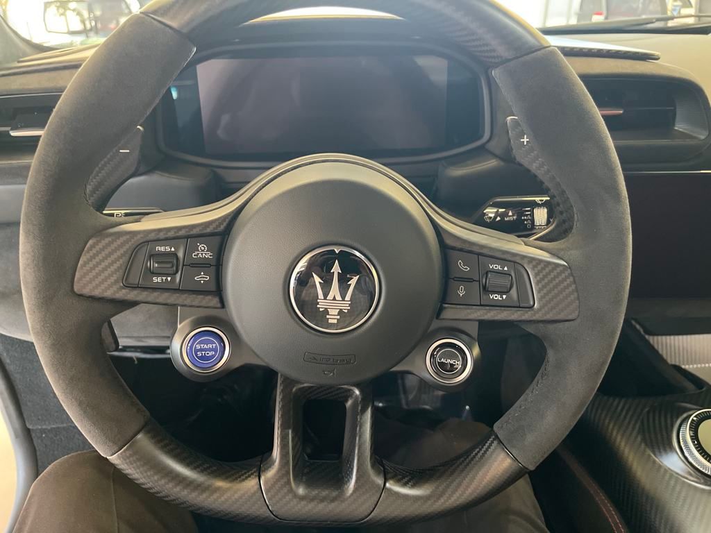 2023 Maserati MC20 Base photo 13