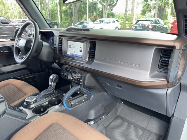 2023 Ford Bronco Outer Banks photo 12