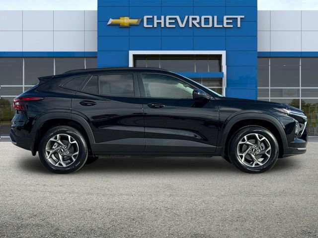 2026 Chevrolet Trax LT photo 3