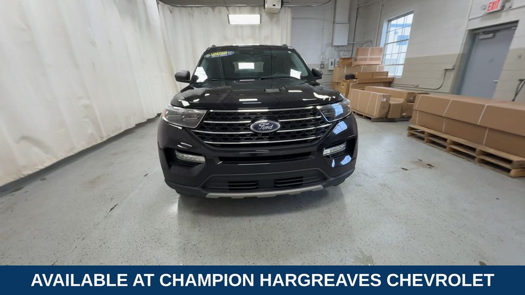 2021 Ford Explorer XLT photo 3