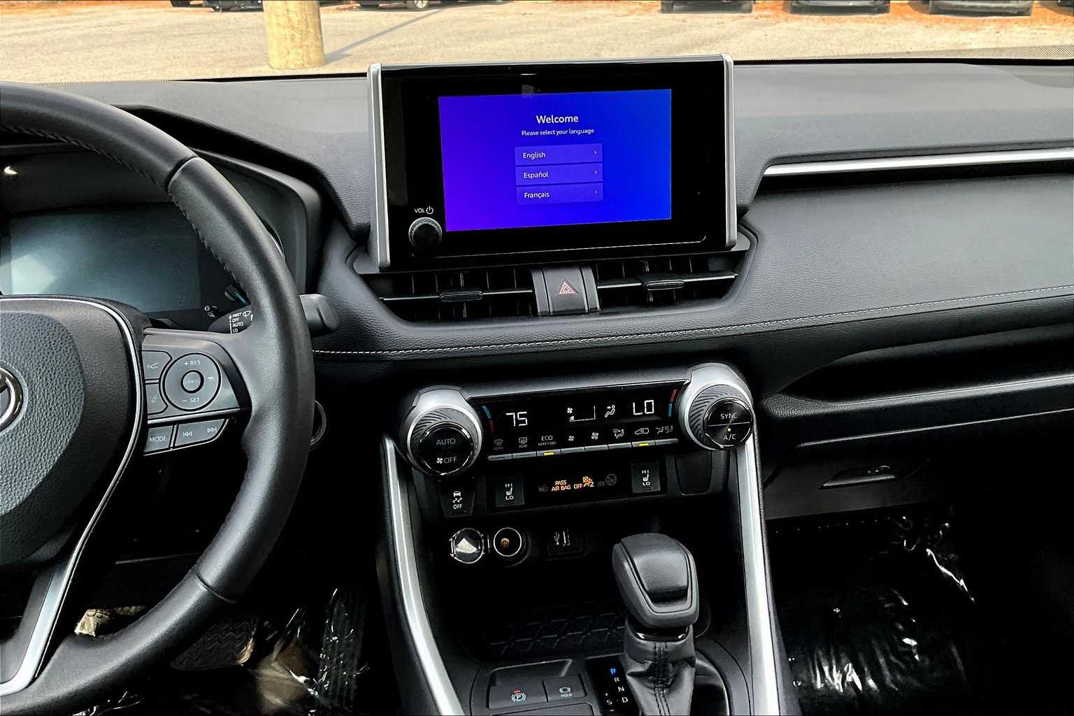 2024 Toyota RAV4 Hybrid XLE photo 6