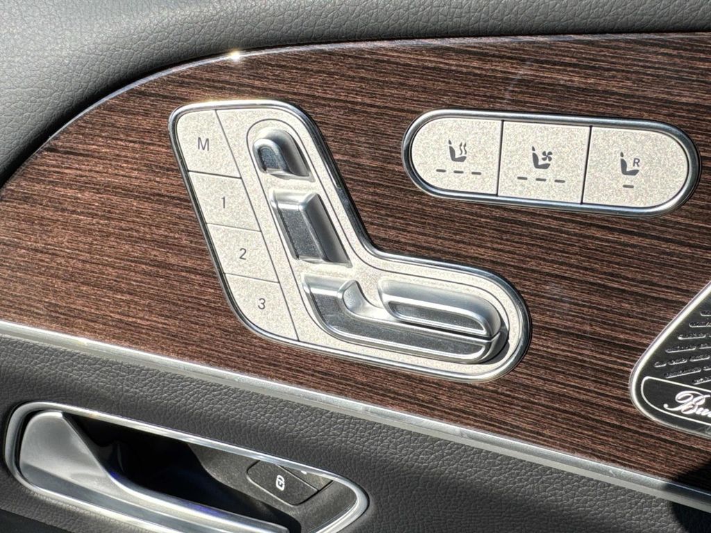 2026 Mercedes Benz GLS 450 4MATIC photo 31
