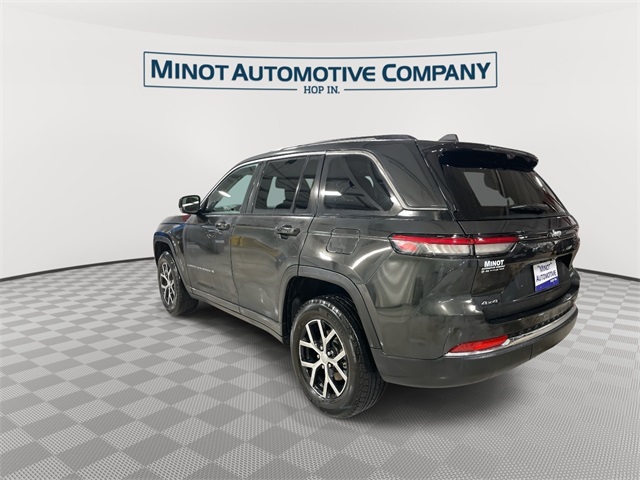 2024 Jeep Grand Cherokee Limited photo 2