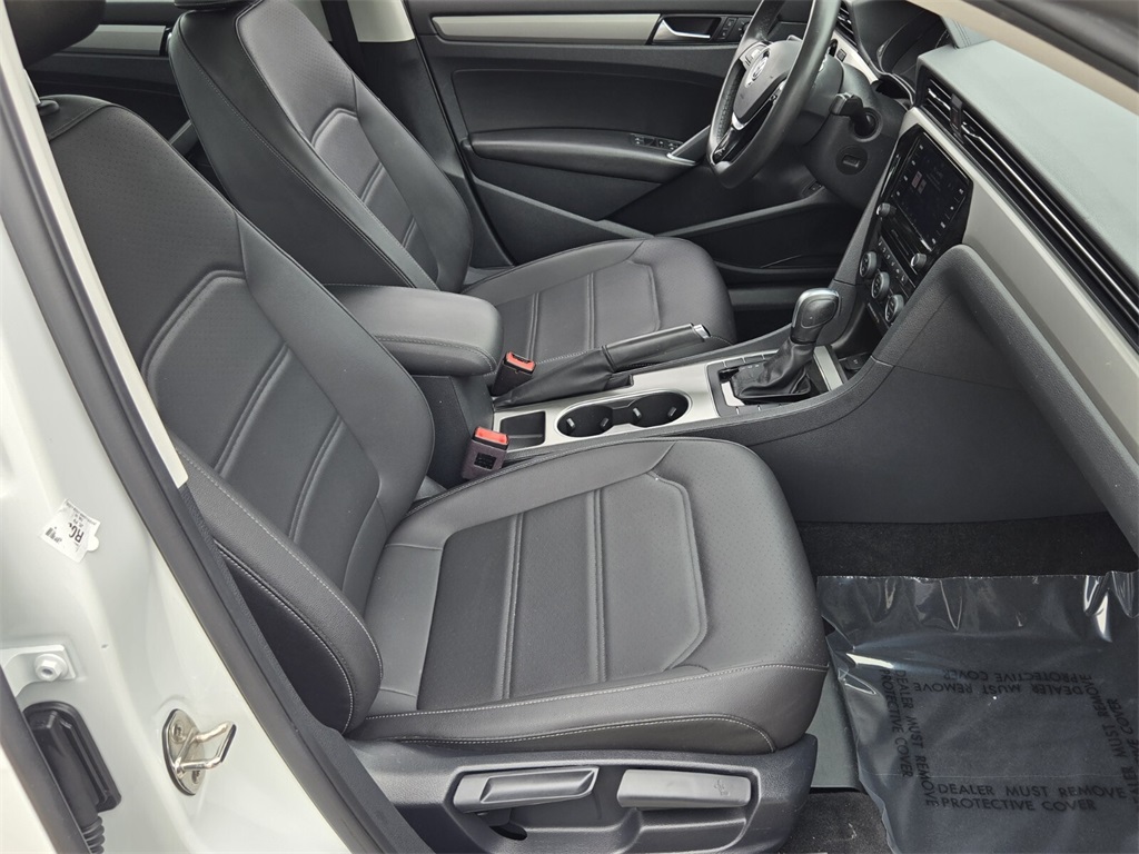 2022 Volkswagen Passat 2.0T SE photo 16