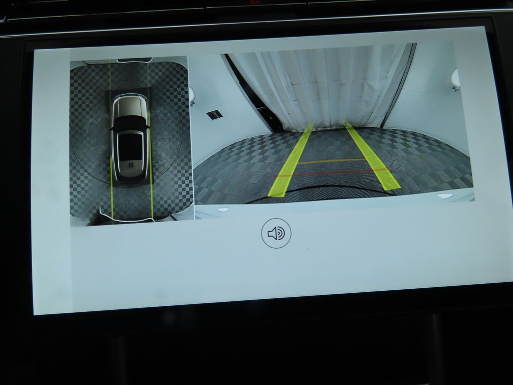 2025 Land Rover Range Rover SE photo 14