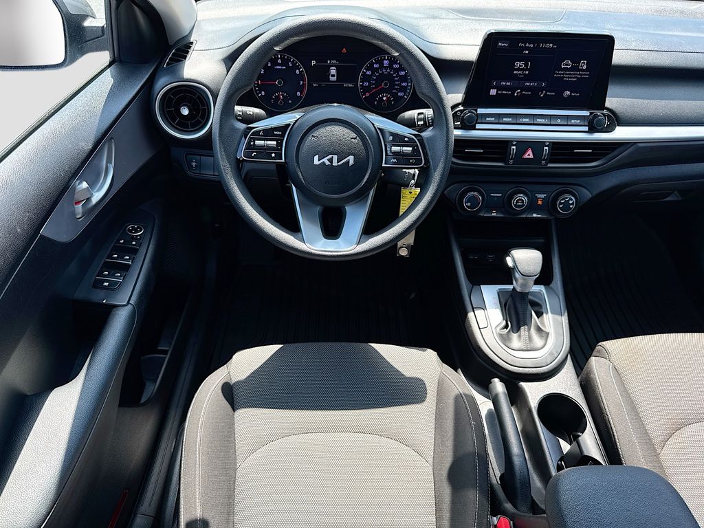 2023 Kia Forte LXS photo 13