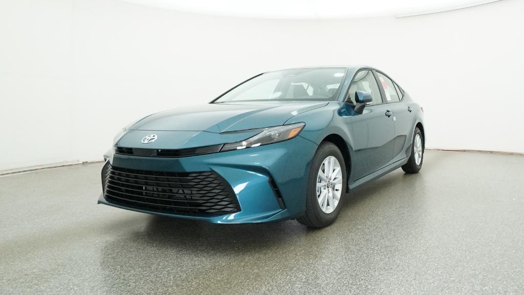 2025 Toyota Camry LE photo 4