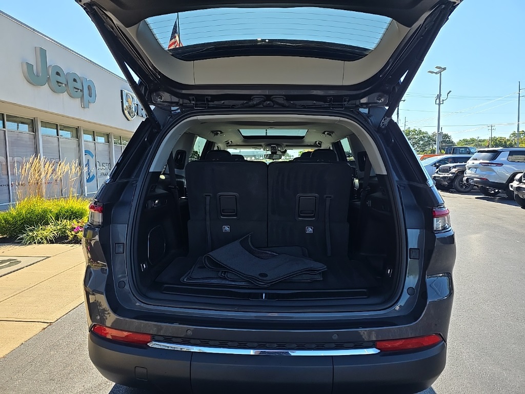 2022 Jeep Grand Cherokee Limited photo 11