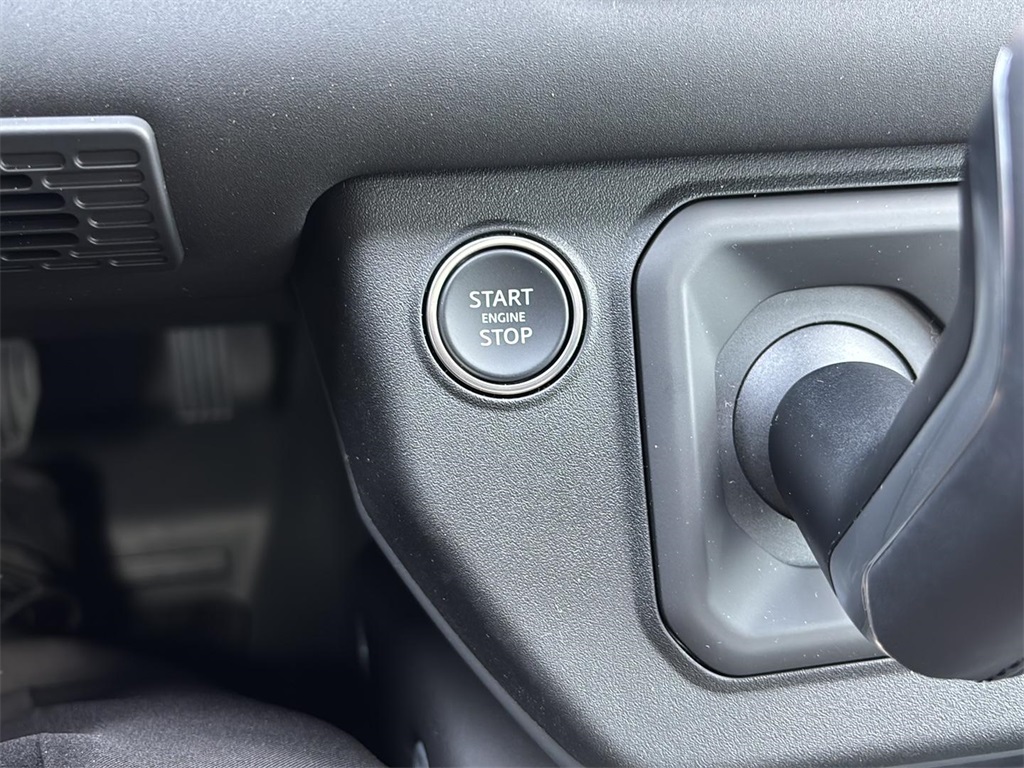 2025 Land Rover Defender 110 X-Dynamic SE photo 15