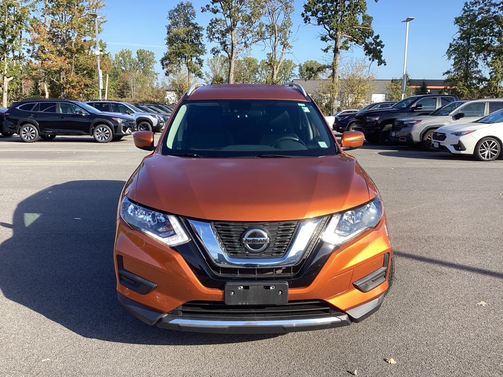 2019 Nissan Rogue SV photo 2
