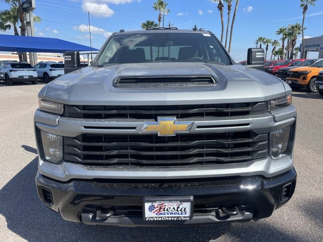 2026 Chevrolet Silverado 2500HD Custom photo 2