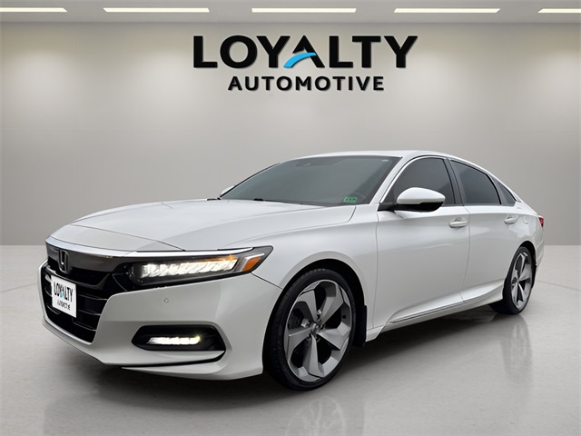 2018 Honda Accord Touring's photo