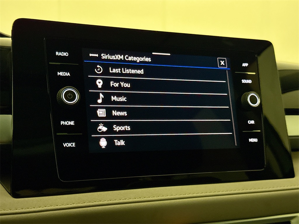 2025 Volkswagen Taos SE photo 26