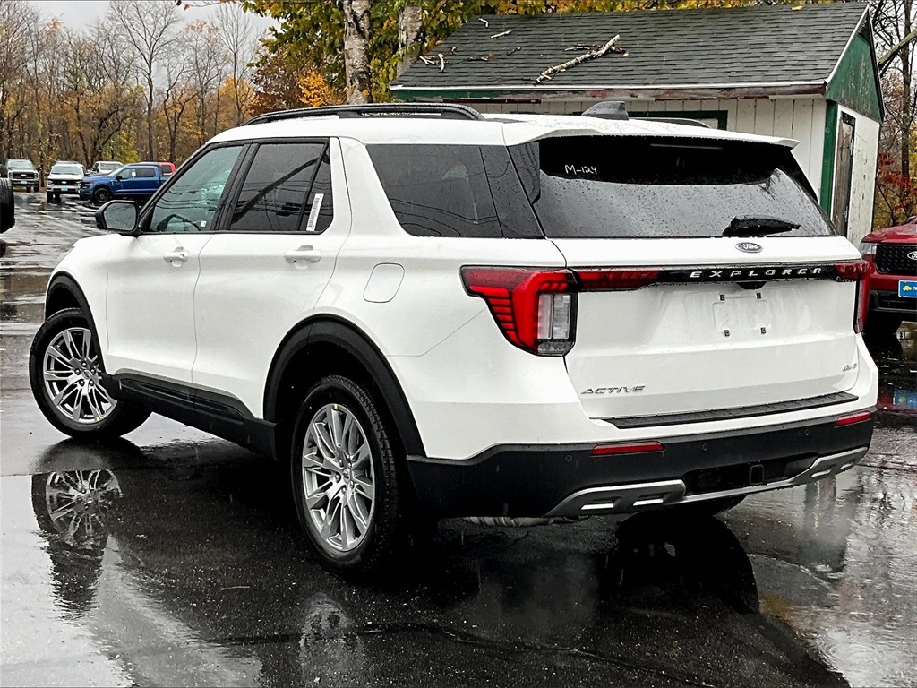 2026 Ford Explorer photo 3
