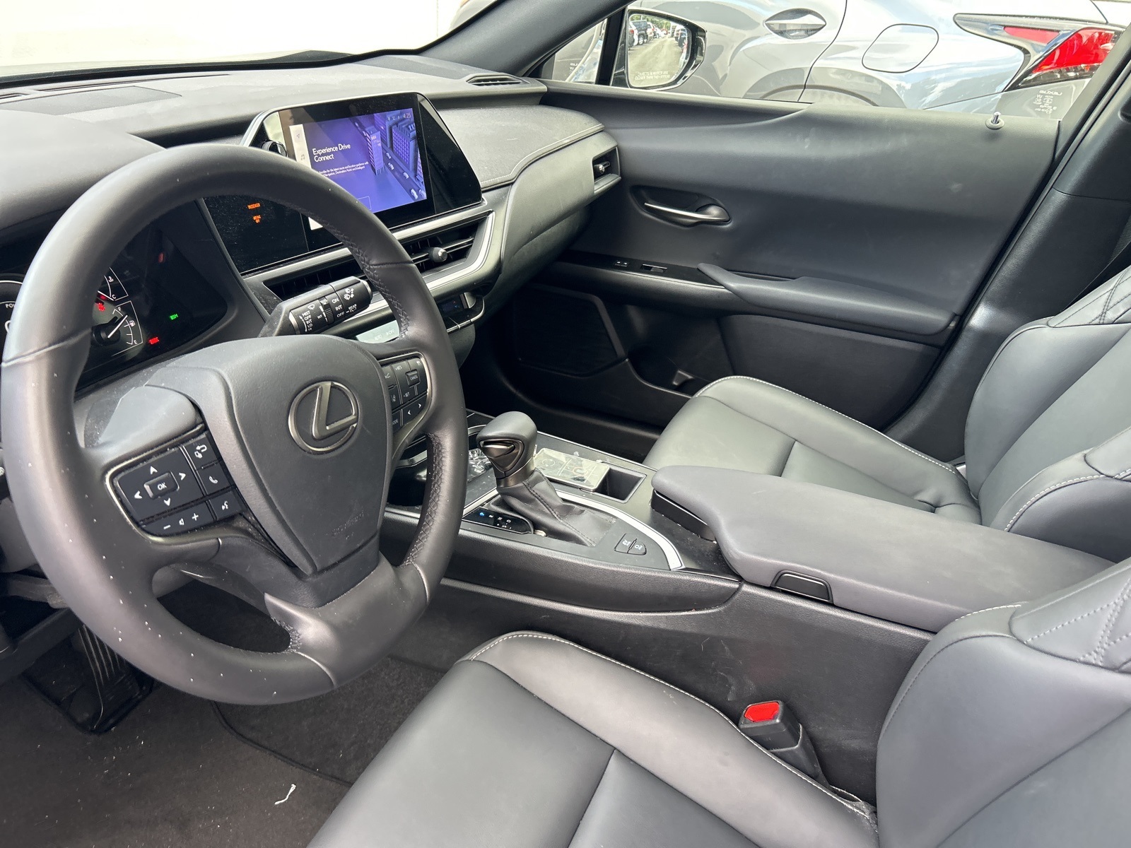2024 Lexus UX 250h photo 7