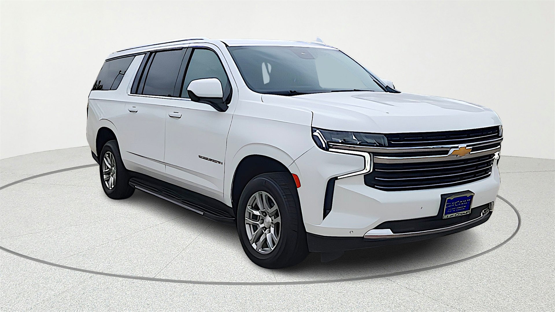 2023 Chevrolet Suburban LT's photo