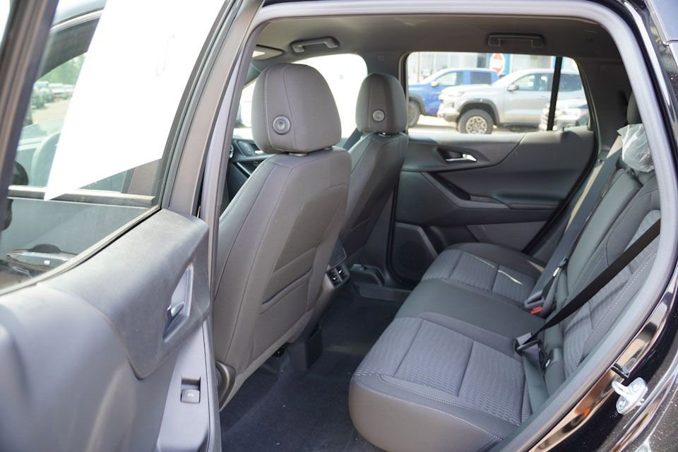 2026 Chevrolet Equinox LT photo 9