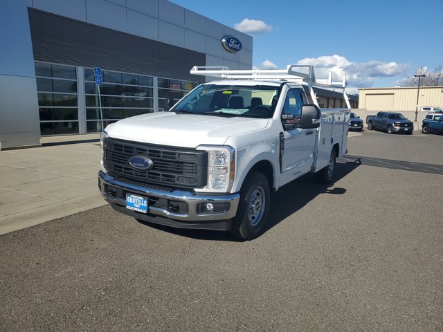 2025 Ford F-250 Super Duty XL's photo