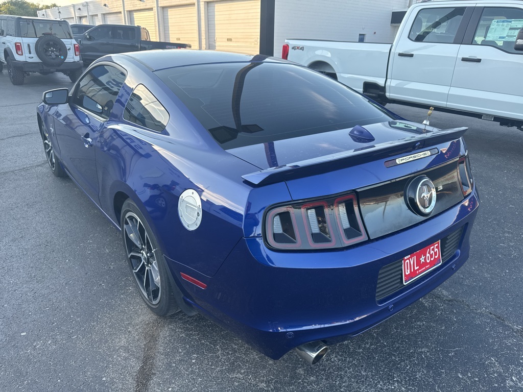 2014 Ford Mustang V6 Premium photo 3