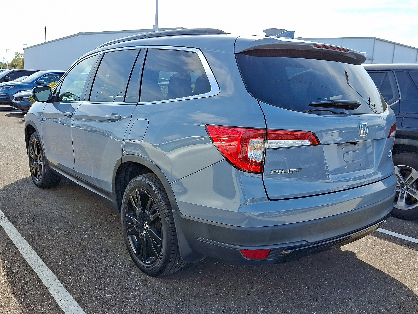 2022 Honda Pilot Special Edition photo 3