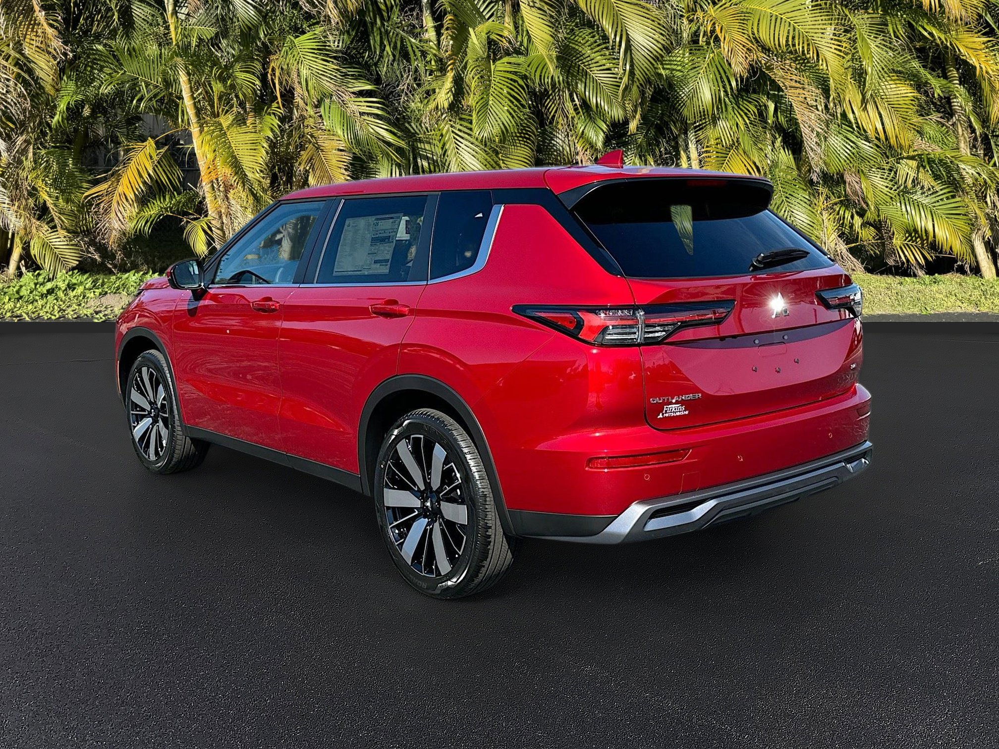 2025 Mitsubishi Outlander SE photo 3