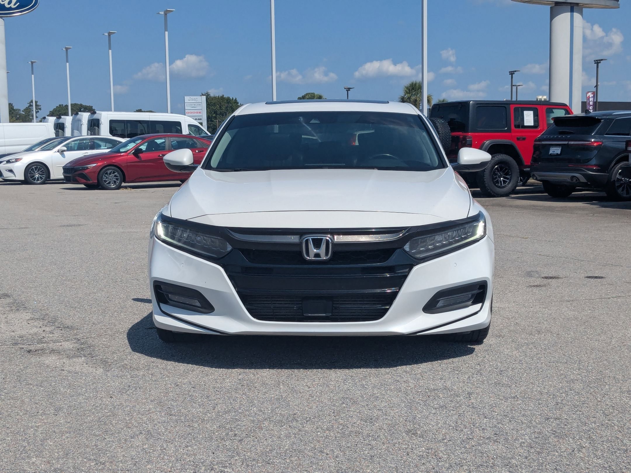 2018 Honda Accord Touring 2.0T photo 2
