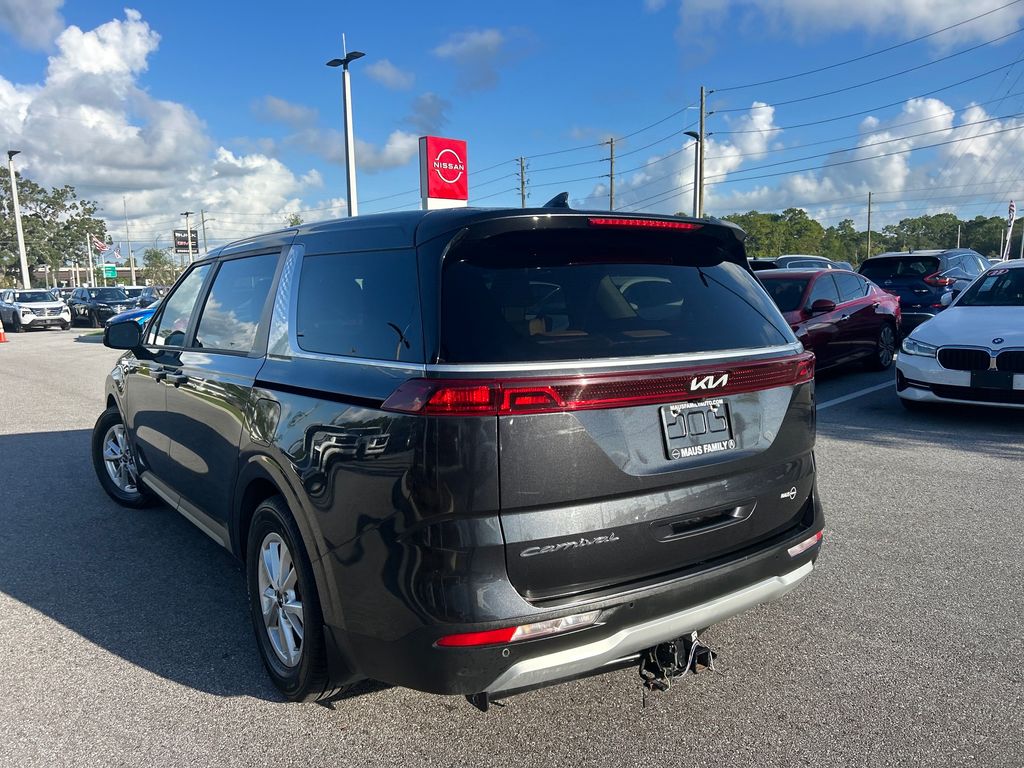 2022 Kia Carnival LXS photo 2