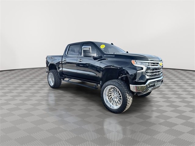 2023 Chevrolet Silverado 1500 LTZ photo 2