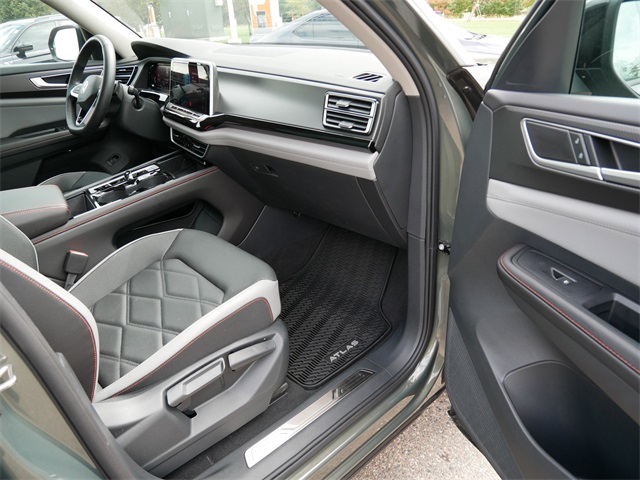 2025 Volkswagen Atlas Peak Edition photo 21