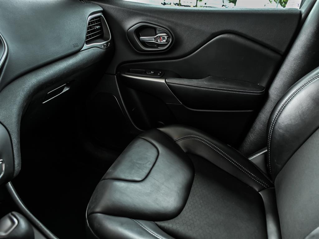 2020 Jeep Cherokee Latitude photo 21