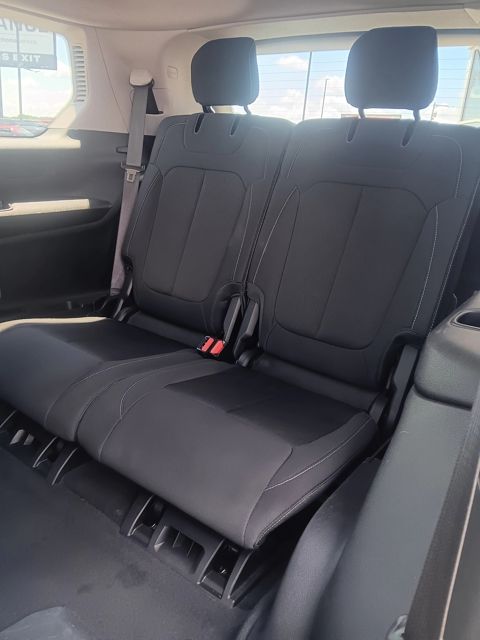 2023 Jeep Grand Cherokee Laredo photo 13