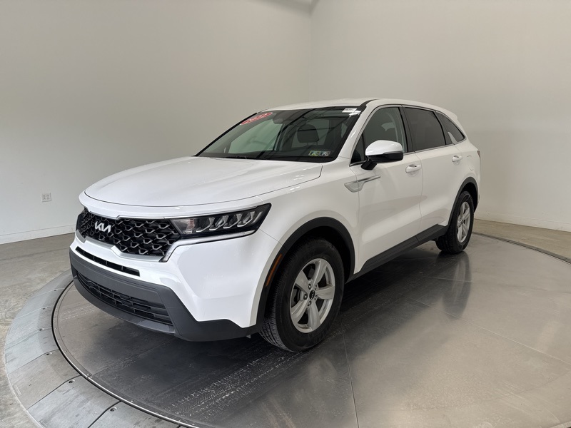 2022 Kia Sorento LX photo 3