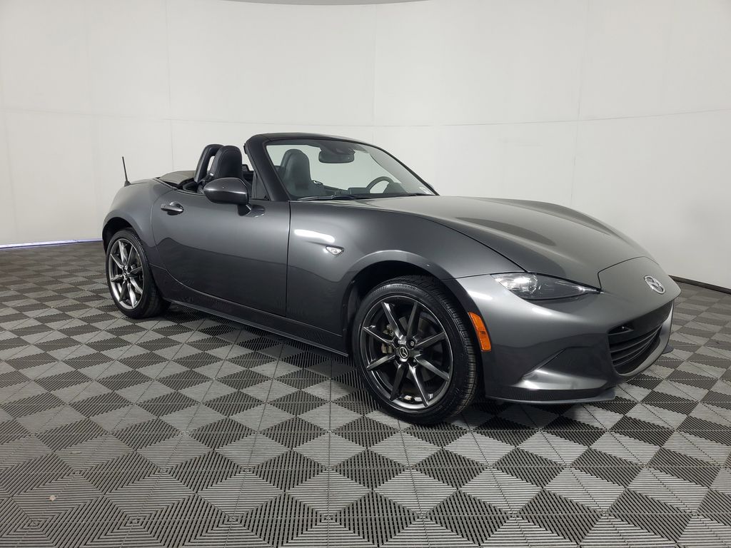 2021 Mazda MX-5 Miata Miata Grand Touring photo 2