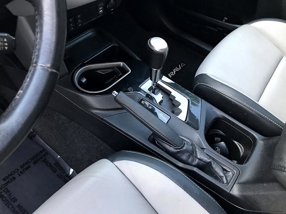 2017 Toyota RAV4 Limited photo 18