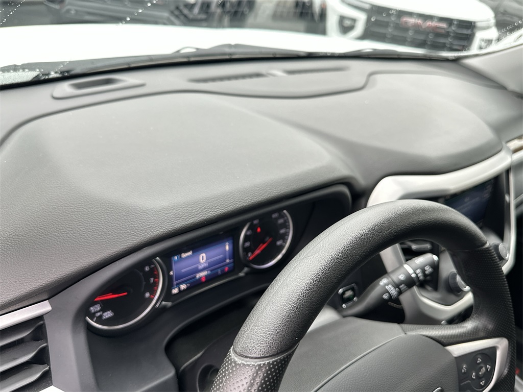 2023 GMC ACADIA - Image 10