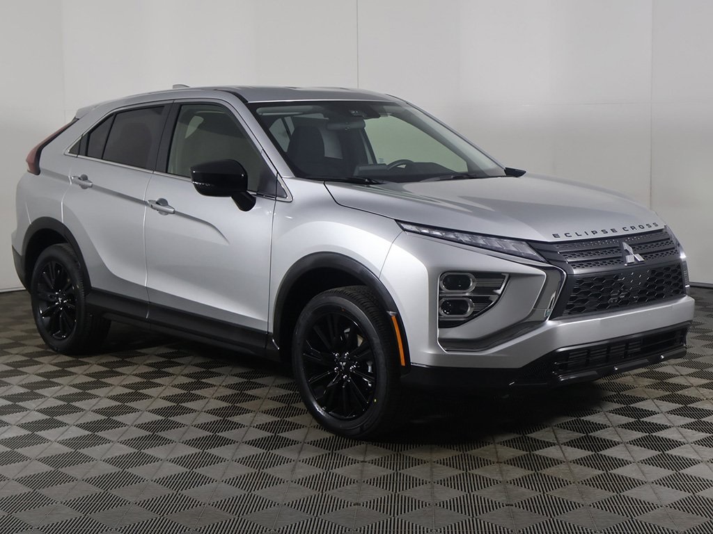 2025 Mitsubishi Eclipse Cross LE photo 2