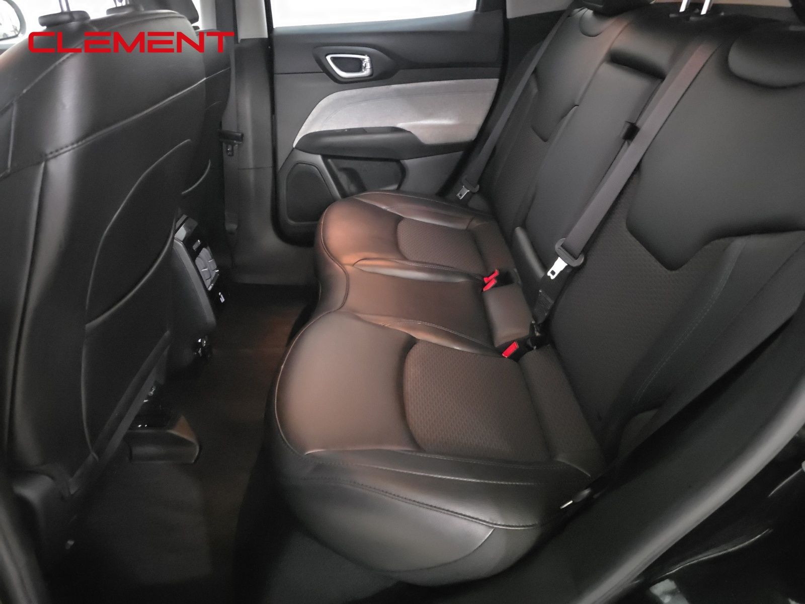 2022 Jeep Compass Latitude photo 23
