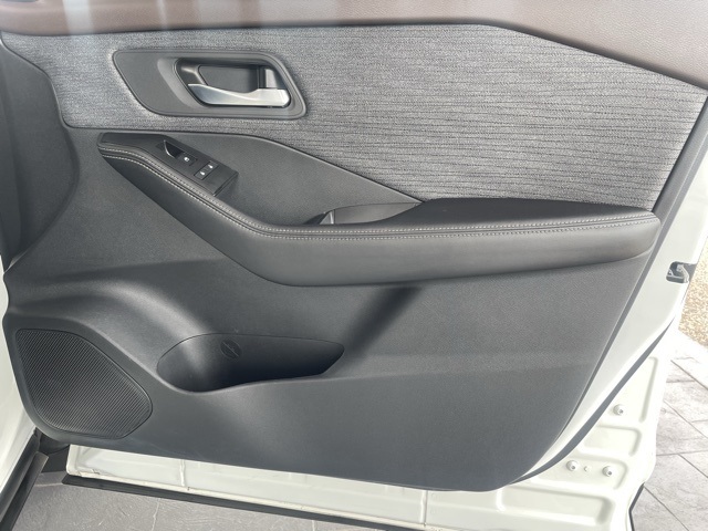 2023 Nissan Rogue SV photo 22