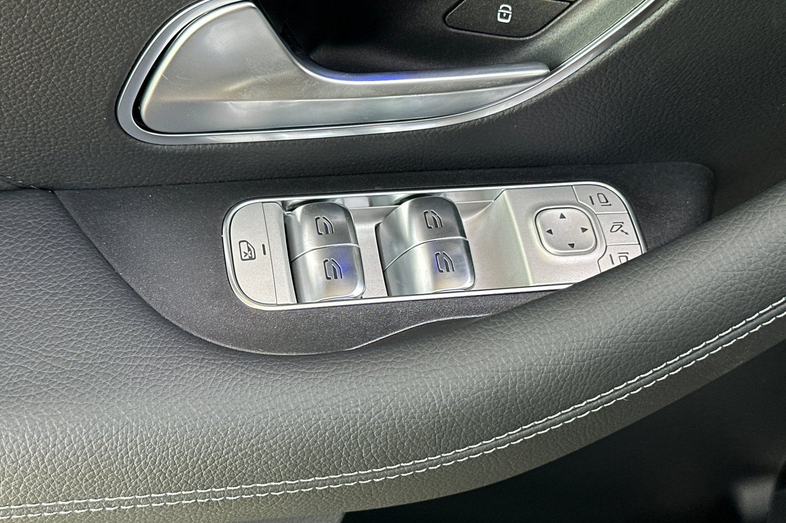 2026 Mercedes Benz GLE 450 4MATIC photo 20