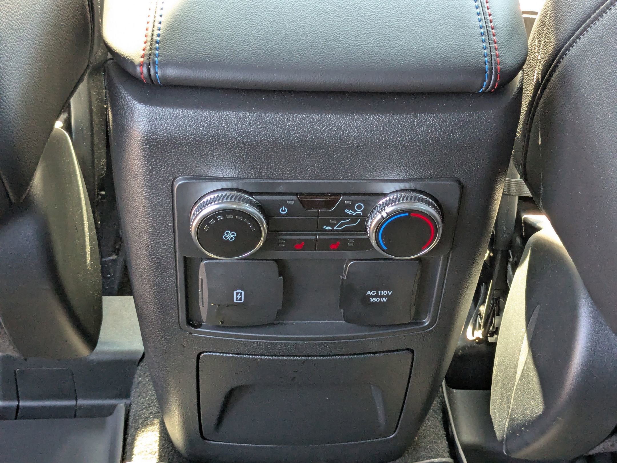 2024 Ford Explorer ST photo 32