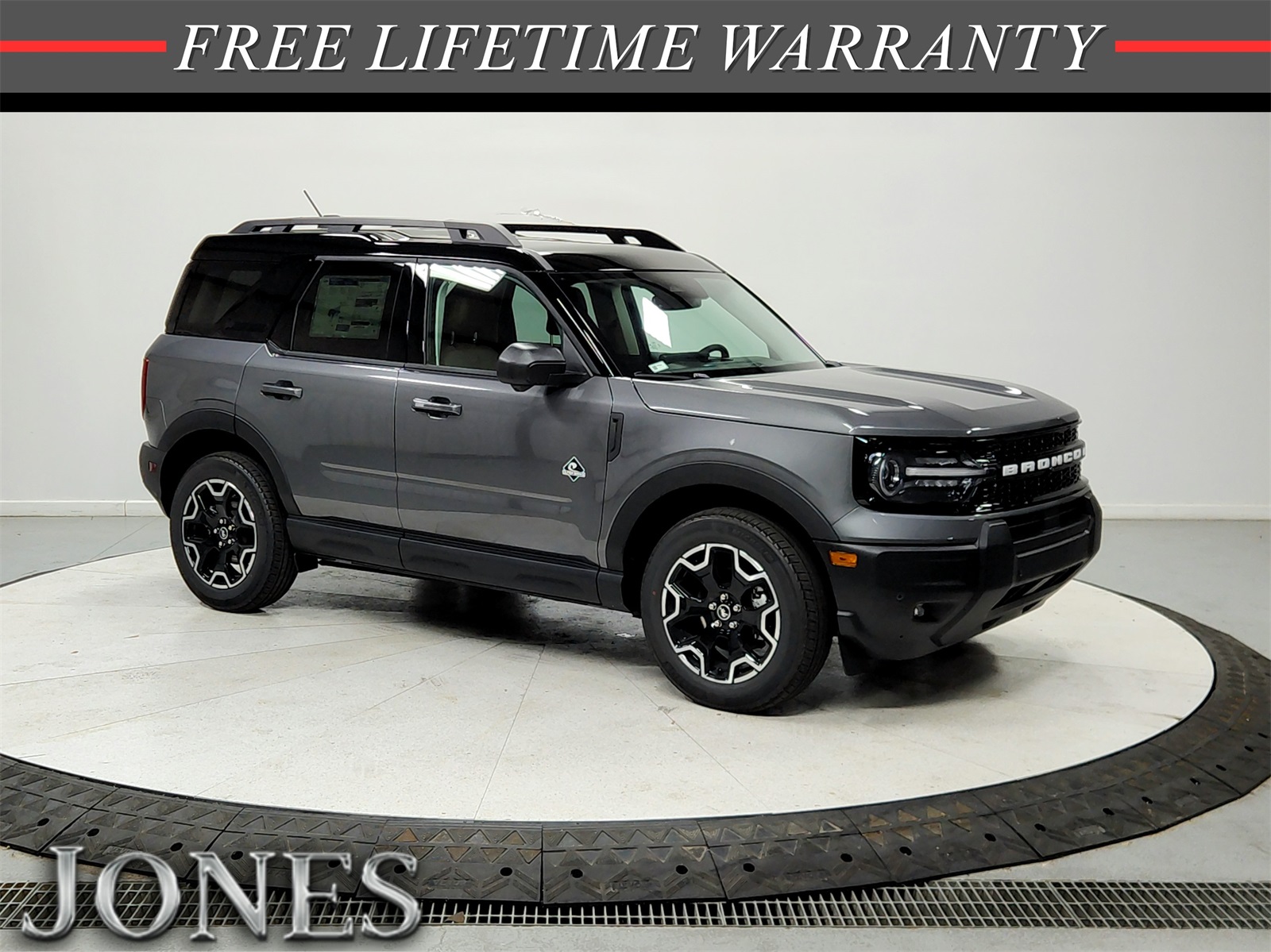 2025 Ford Bronco Sport Outer Banks's photo