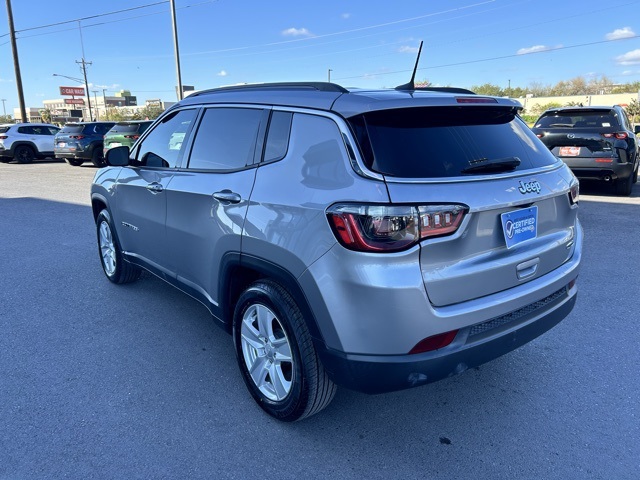 2022 Jeep Compass Latitude photo 4