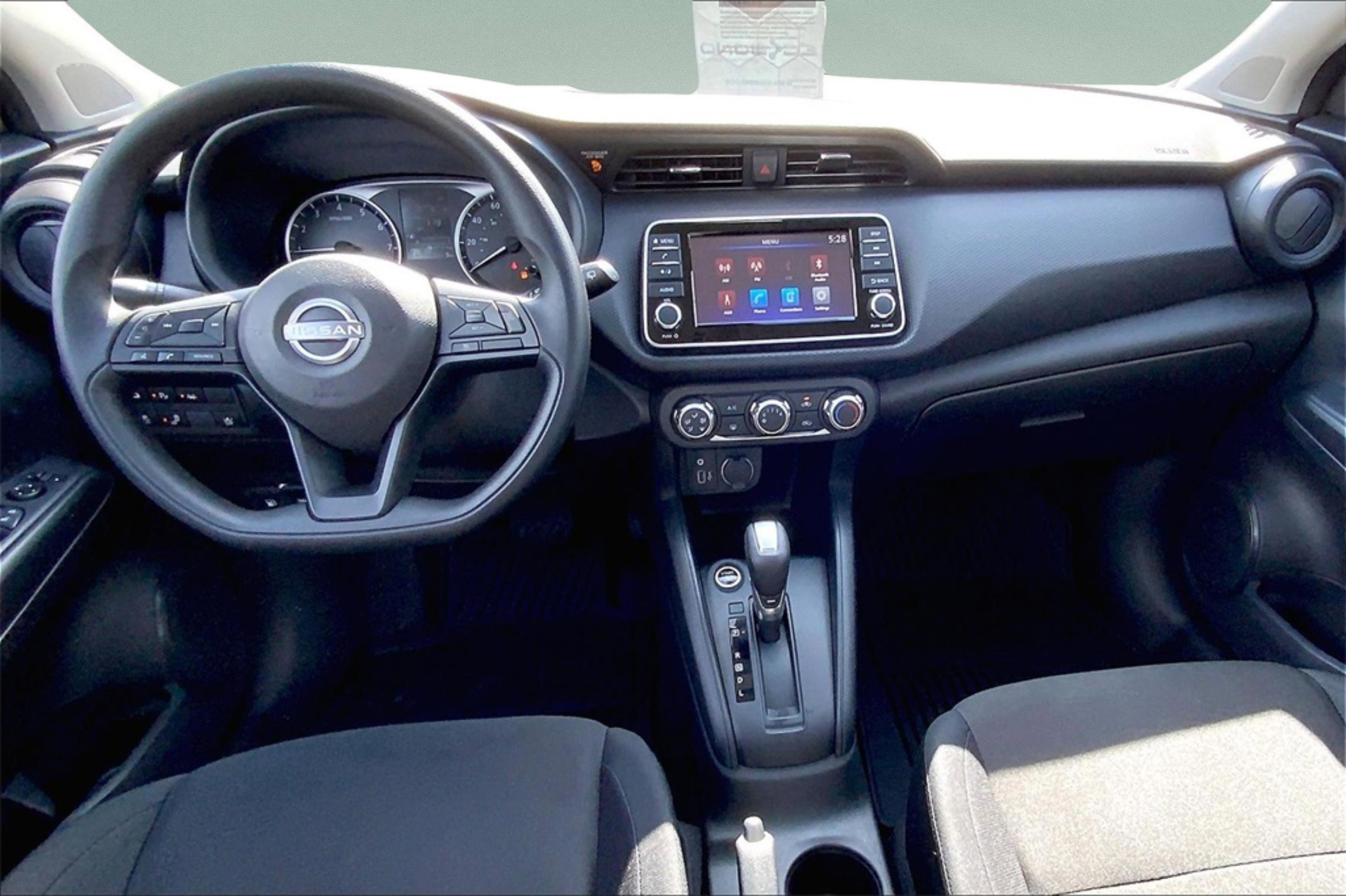 2025 Nissan Kicks Play S photo 5