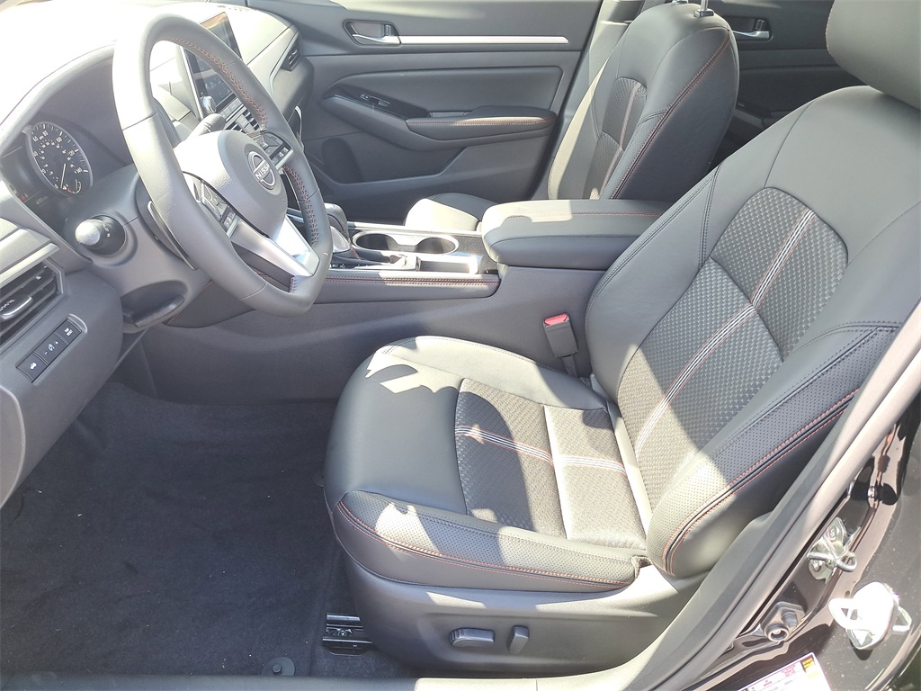 2025 Nissan Altima 2.5 SR photo 19