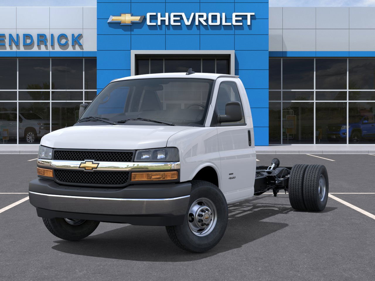 2025 Chevrolet Express Cutaway 3500 photo 3